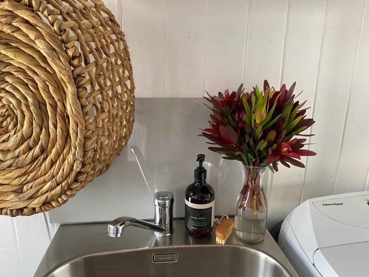 Wee Blue Bnb- Central Cosy Villa Timaru Bagian luar foto